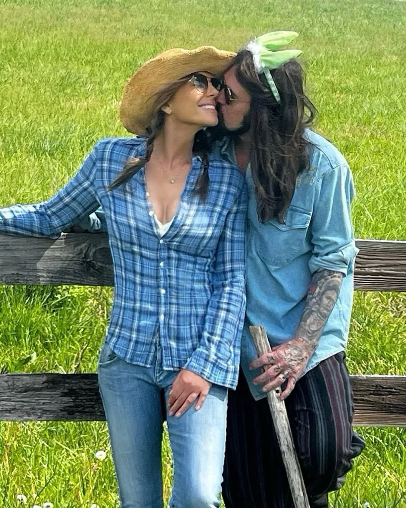 elizabeth hurley debuts relationship with billy ray cyrus on instagram